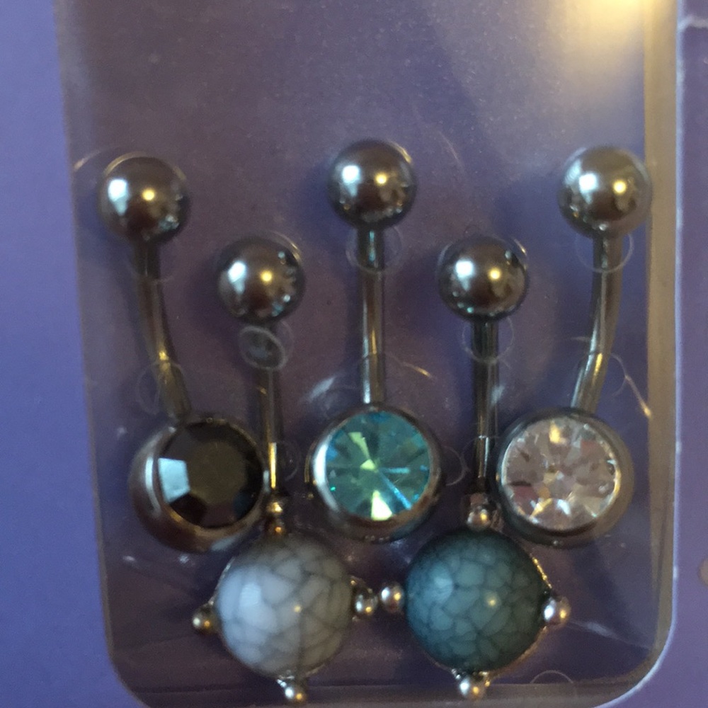 Belly button ring - Picture 3 of 3